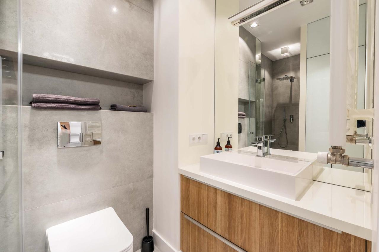 Galeria Rondo Wiatraczna Apartments Warsaw Ngoại thất bức ảnh