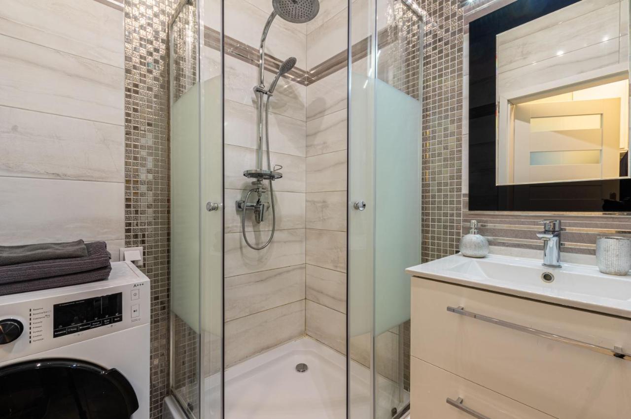 Galeria Rondo Wiatraczna Apartments Warsaw Ngoại thất bức ảnh